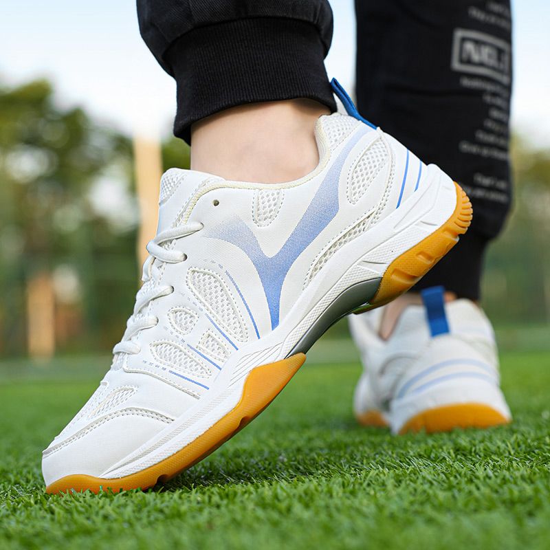 New super light breathable couple badminton shoes Fashion comfortable men's spor image 48